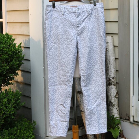 Chico's Grey & White Cheetah Animal Print Stretch Cotton Blend Slim Ankle Pants - Picture 1 of 5